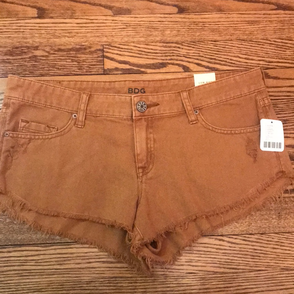 URBAN OUTFITTERS SHORTS